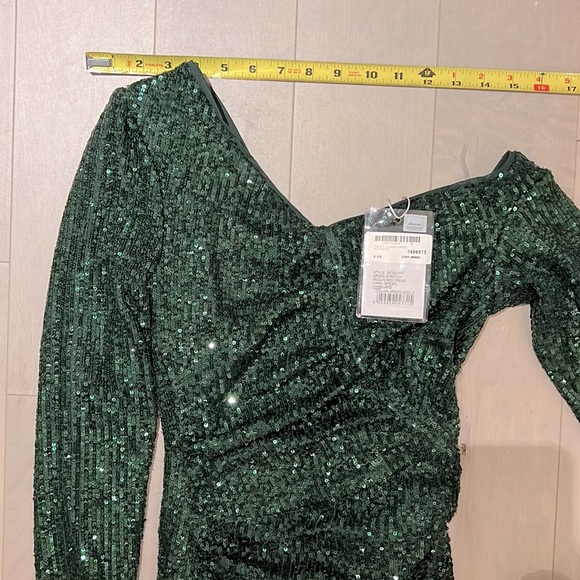 Self-Portrait Off-the-shoulder asymmetric sequinned dress green, UK 6/US 2 - Picture 7 of 9